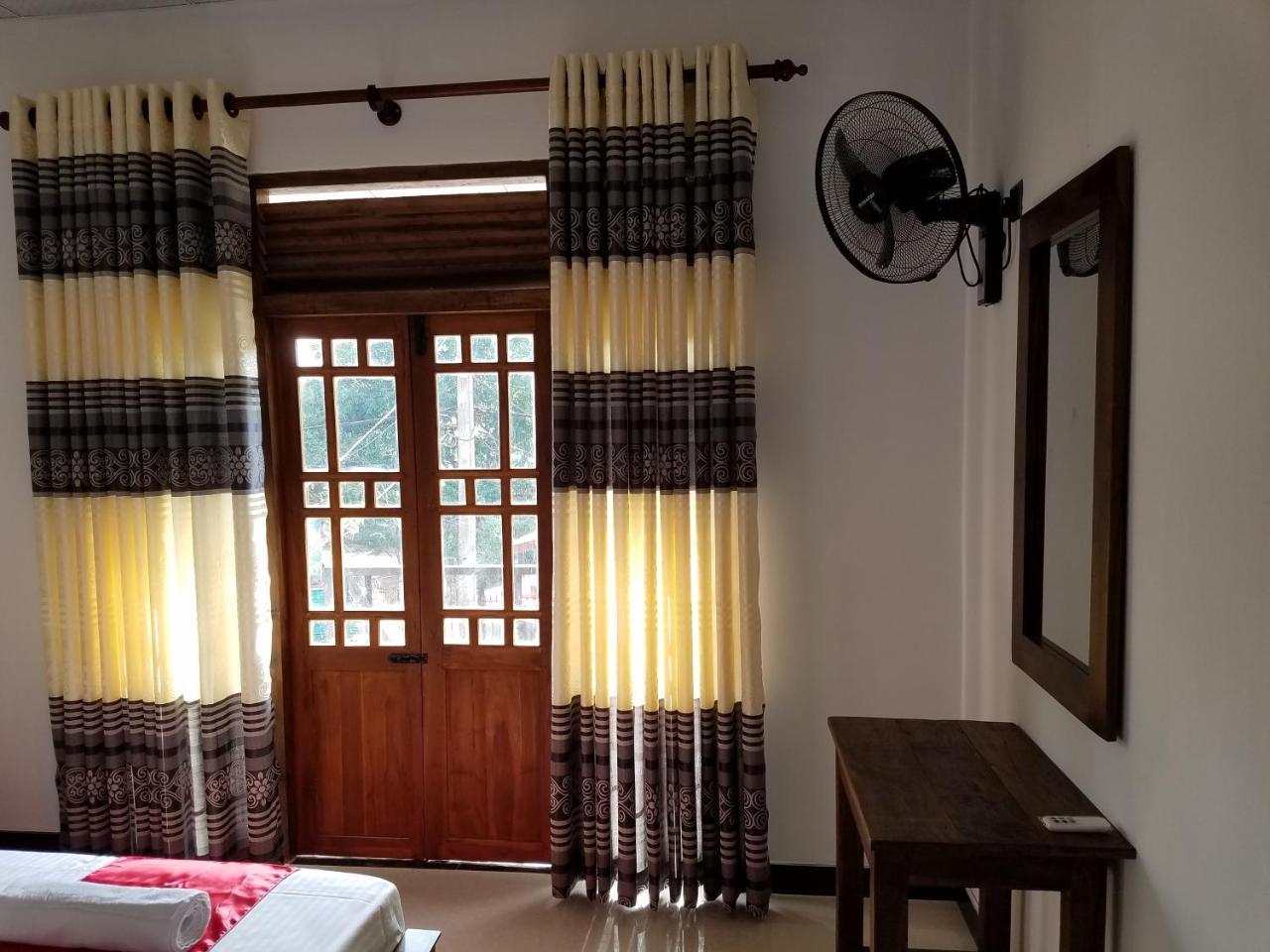 Yashumi Homestay 丹不拉 外观 照片